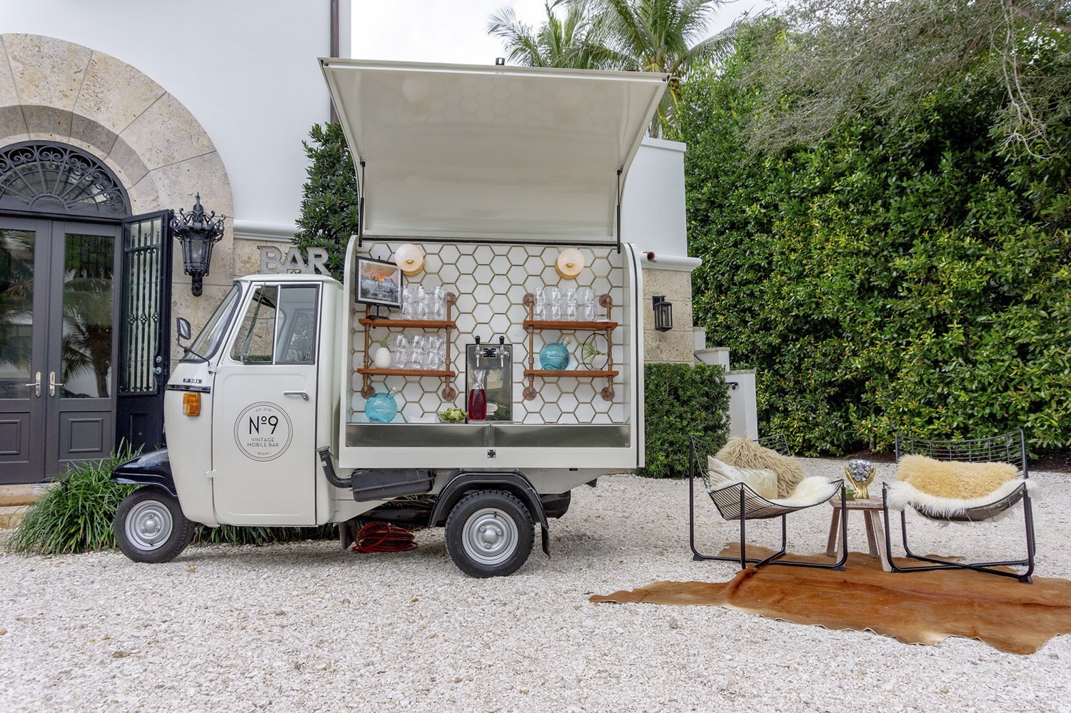 Charming Vintage Mobile Bar & Photo Booth